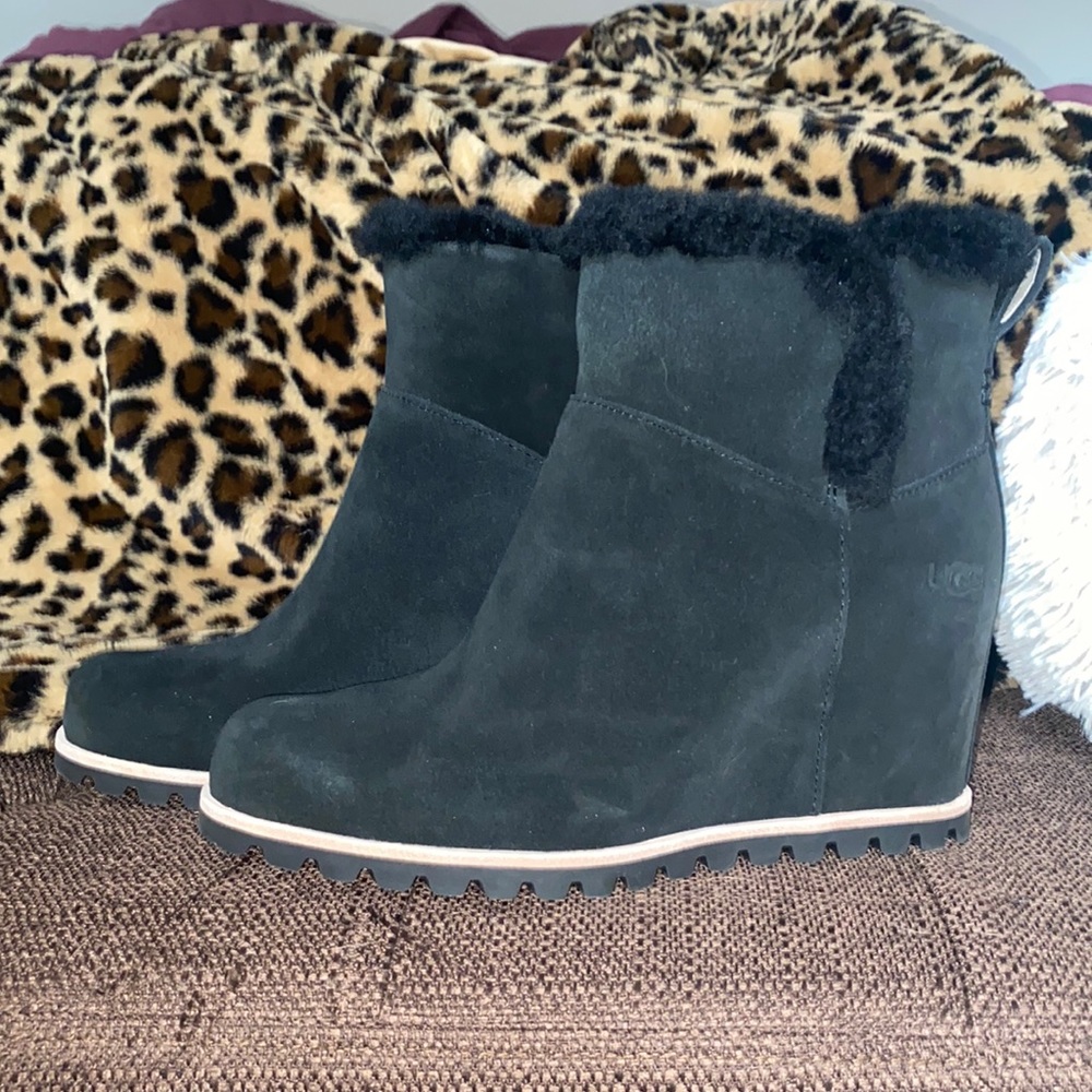 NWOT! Hidden Wedge Uggs